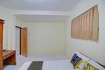 هتل Oyo Life 92953 Nirmala Kost