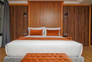 هتل Razane Hôtel