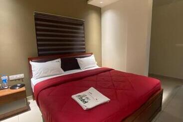هتل Redbell Suites Kizhisseri