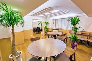 هتل Yuni Star Club