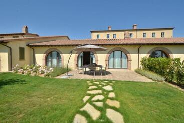 Luxury Resort With Swimming Pool In The Tuscan Countryside, Villas On The Ground Floor With Private