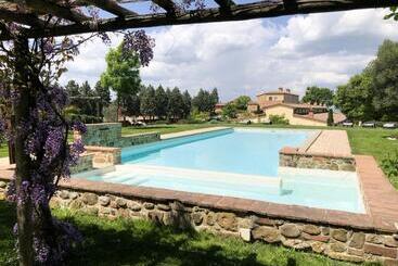 Luxury Resort With Swimming Pool In The Tuscan Countryside, Villas On The Ground Floor With Private