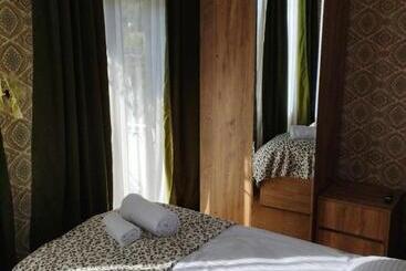 پانسیون Guesthouse Oni Li