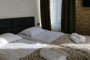 پانسیون Guesthouse Oni Li
