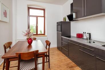 پانسیون Künstlerzimmer Im Kulturhaus Häselburg