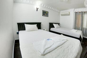 پانسیون Sarah Guesthouse