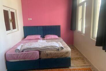 Rosa Hostel