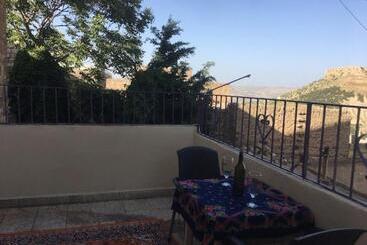 Rosa Hostel