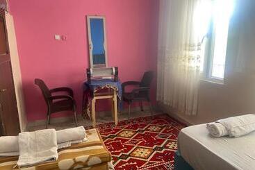 Rosa Hostel