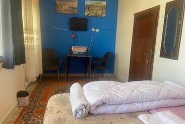 Rosa Hostel