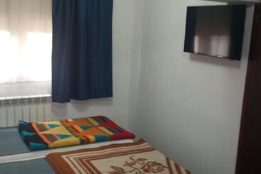 هاستل Airport Md Rooms 2