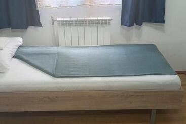 هاستل Airport Md Rooms 2