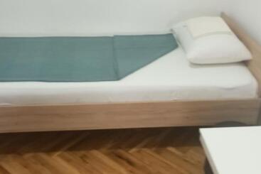 هاستل Airport Md Rooms 2