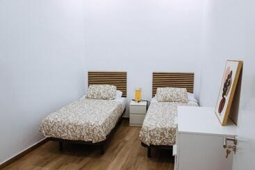 هاستل Triana Riverside