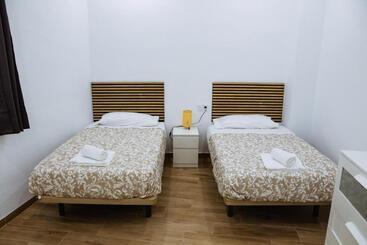 هاستل Triana Riverside