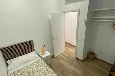 هاستل Triana Riverside