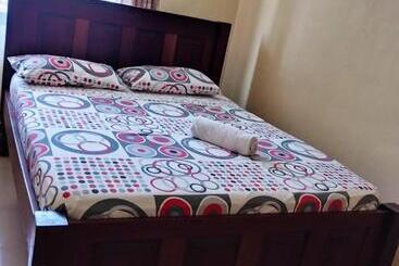 تختخواب و صبحانه Bamburi Lakeview