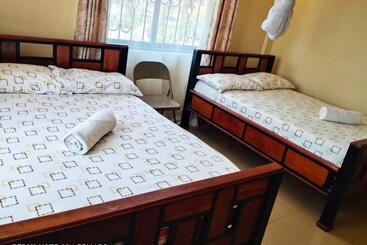 تختخواب و صبحانه Bamburi Lakeview