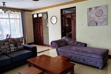 تختخواب و صبحانه Bamburi Lakeview