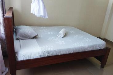 تختخواب و صبحانه Bamburi Lakeview