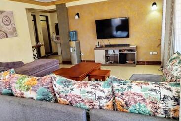تختخواب و صبحانه Bamburi Lakeview