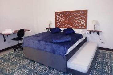 تختخواب و صبحانه Casa Carambolo