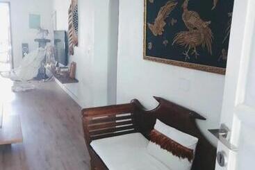 تختخواب و صبحانه Ocean House