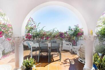 تختخواب و صبحانه Ocean House