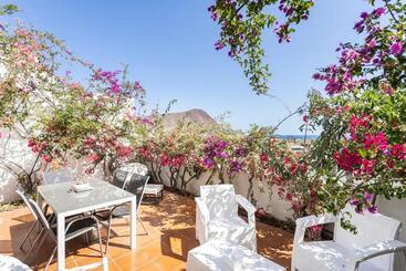 تختخواب و صبحانه Ocean House