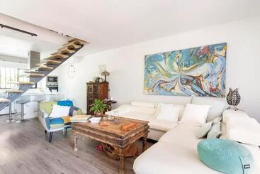 تختخواب و صبحانه Ocean House