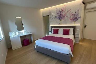 تختخواب و صبحانه San Lorenzo Luxury Boutique