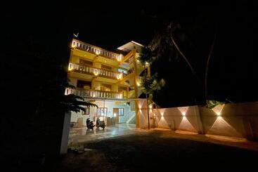 تختخواب و صبحانه Yjs Residency