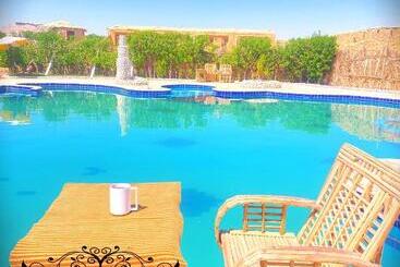 هتل Adrar Azwar