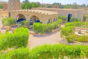 هتل Adrar Azwar