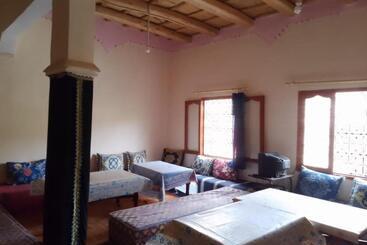 هتل Hôtel Auberge Etoile Dades