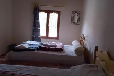 هتل Hôtel Auberge Etoile Dades