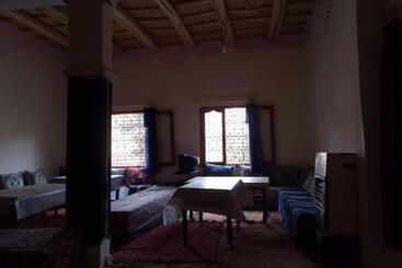 هتل Hôtel Auberge Etoile Dades