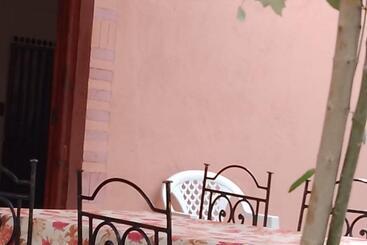 هتل Hôtel Auberge Etoile Dades