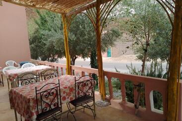 هتل Hôtel Auberge Etoile Dades