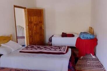 هتل Hôtel Auberge Etoile Dades