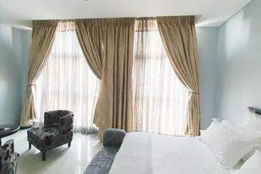 هتل Itowers Studio Suite