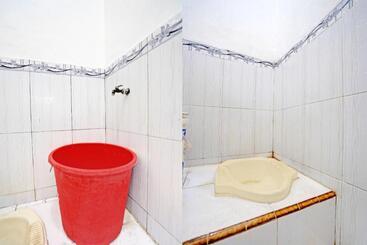 هتل Oyo Life 92937 Kost Putri Sarkara Syariah