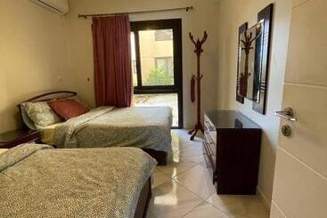 پانسیون Ground Chlat First Row Lagoon 2 Bedrooms At Blanca Marassi