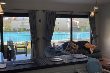 پانسیون Ground Chlat First Row Lagoon 2 Bedrooms At Blanca Marassi