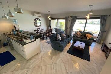 پانسیون Ground Chlat First Row Lagoon 2 Bedrooms At Blanca Marassi