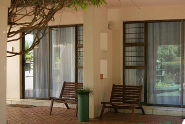 پانسیون Lakeside Guesthouse