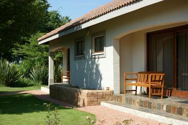 پانسیون Lakeside Guesthouse