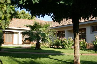 پانسیون Lakeside Guesthouse