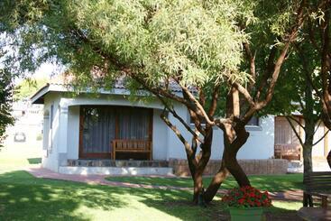 پانسیون Lakeside Guesthouse