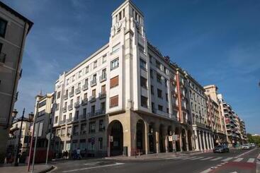 پانسیون Principe De Vergaras Lujo En El Centro De Logroño